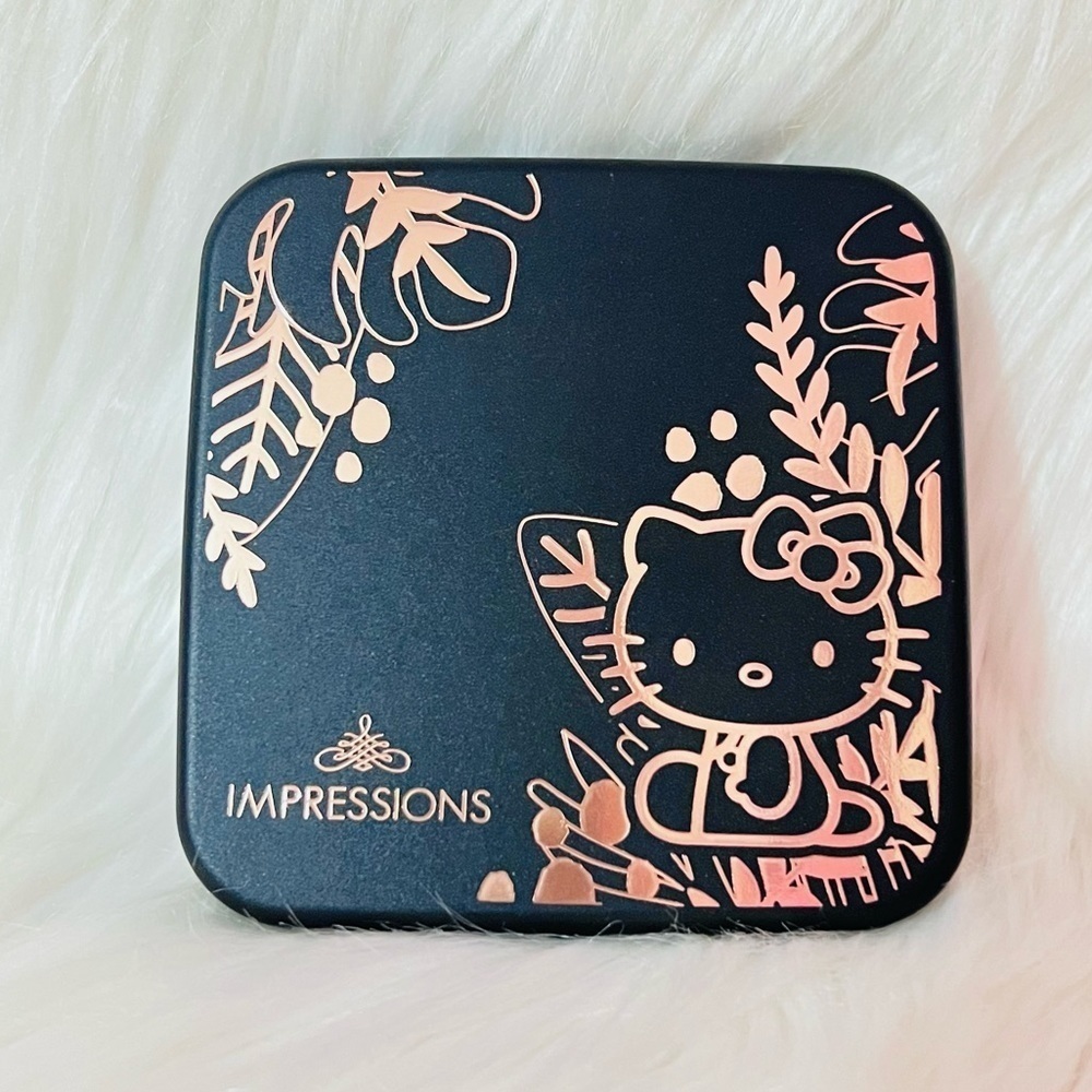 Hello Kitty® Supercute Compact Mirror with Magnification